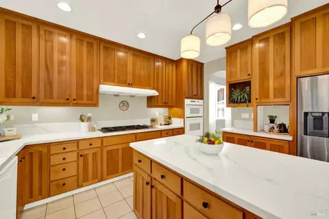 Kitchen - 5827 Cabernet Dr, Vallejo, CA 94591 photo 9 of 12