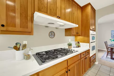 Kitchen - 5827 Cabernet Dr, Vallejo, CA 94591 photo 7 of 12