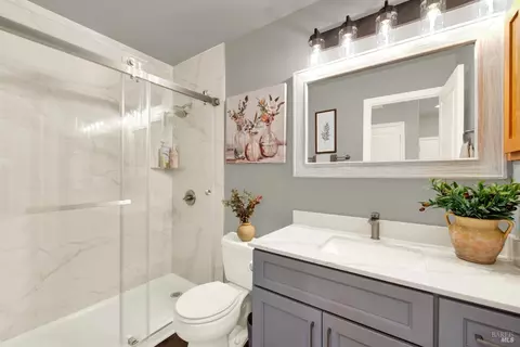 Bath - 5827 Cabernet Dr, Vallejo, CA 94591 photo 1 of 6
