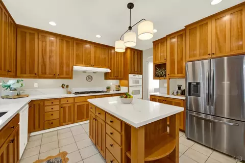 Kitchen - 5827 Cabernet Dr, Vallejo, CA 94591 photo 4 of 12