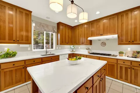 Kitchen - 5827 Cabernet Dr, Vallejo, CA 94591 photo 11 of 12