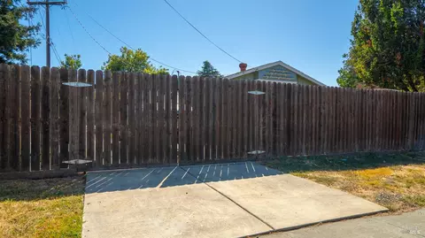Exterior - 700 E A St, Dixon, CA 95620 photo 18 of 18