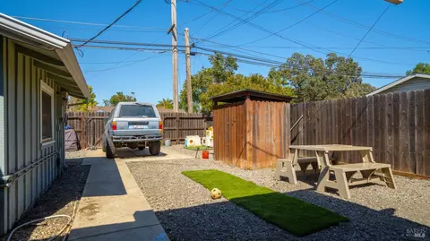 Exterior - 700 E A St, Dixon, CA 95620 photo 17 of 18
