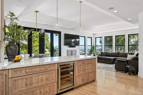 7 Sea View Dr, San Rafael, CA 94901