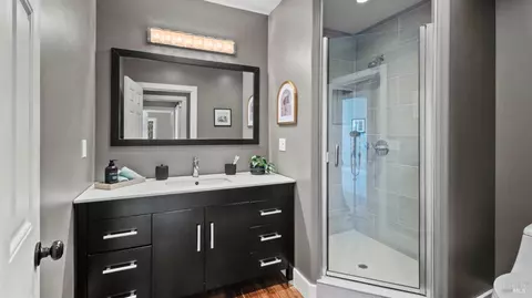 Bath - 255 Richards Blvd, Sonoma, CA 95476 photo 4 of 6