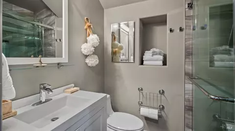 Bath - 255 Richards Blvd, Sonoma, CA 95476 photo 5 of 6