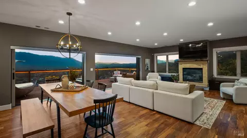 Dining - 255 Richards Blvd, Sonoma, CA 95476 photo 2 of 4