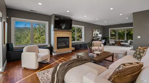 Living - 255 Richards Blvd, Sonoma, CA 95476 photo 3 of 6