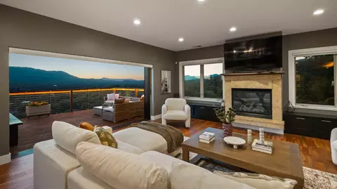 Living - 255 Richards Blvd, Sonoma, CA 95476 photo 4 of 6