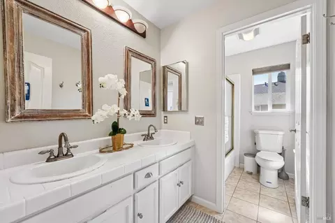 Bath - 316 Dominic Ct, Windsor, CA 95492 photo 4 of 5
