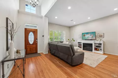 Entry Way - 316 Dominic Ct, Windsor, CA 95492 photo 2 of 6