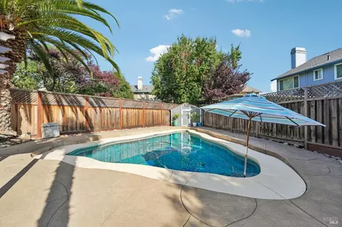 Exterior - 316 Dominic Ct, Windsor, CA 95492 photo 4 of 9