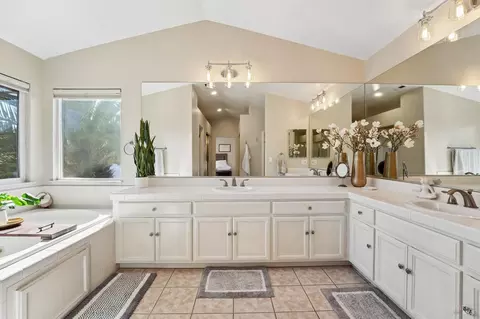 Bath - 316 Dominic Ct, Windsor, CA 95492 photo 2 of 5