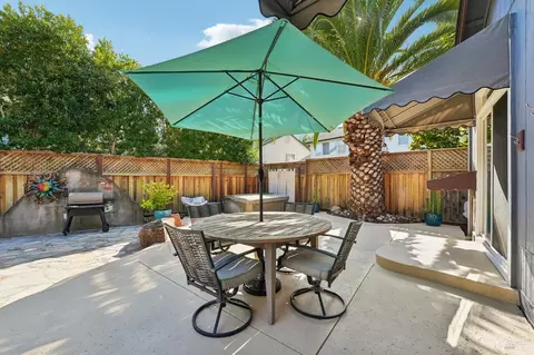 Exterior - 316 Dominic Ct, Windsor, CA 95492 photo 8 of 9