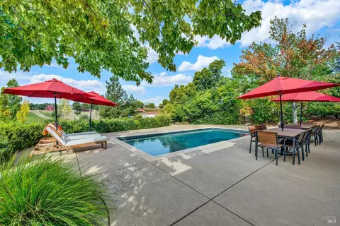 Exterior - 1597 Estee Ave, Napa, CA 94558 photo 9 of 15