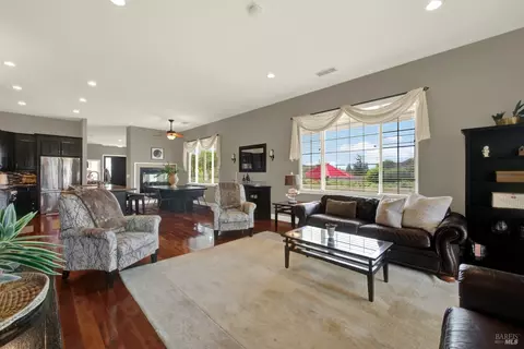 Living - 1597 Estee Ave, Napa, CA 94558 photo 2 of 6