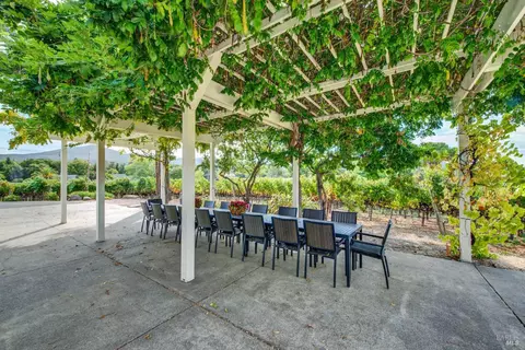 Dining - 1597 Estee Ave, Napa, CA 94558 photo 2 of 2
