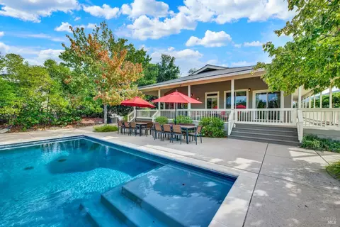 Exterior - 1597 Estee Ave, Napa, CA 94558 photo 8 of 15