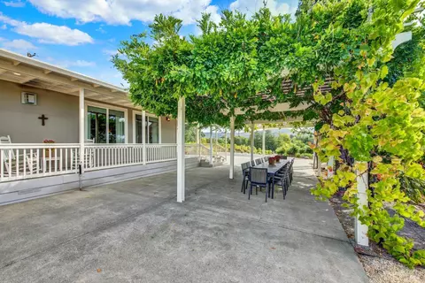 Exterior - 1597 Estee Ave, Napa, CA 94558 photo 11 of 15
