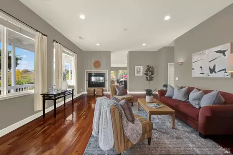 Living - 1597 Estee Ave, Napa, CA 94558 photo 4 of 6