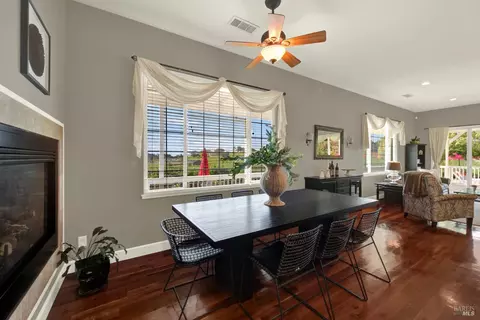 Dining - 1597 Estee Ave, Napa, CA 94558 photo 1 of 2