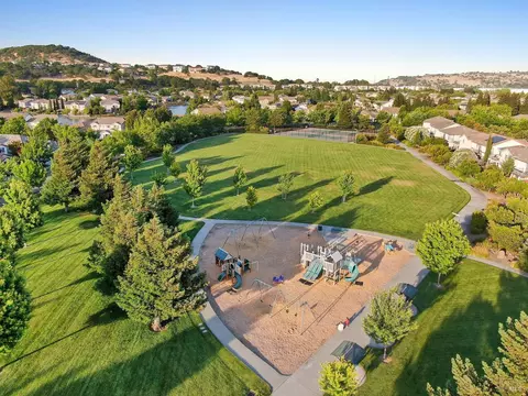 View/Area - 5144 Blue Ct, Fairfield, CA 94534 photo 3 of 5
