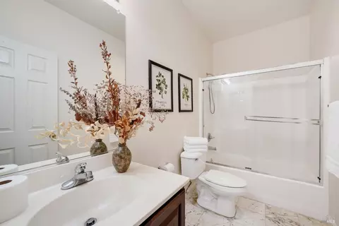 Bath - 5144 Blue Ct, Fairfield, CA 94534 photo 1 of 3
