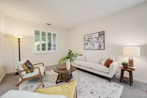 Living - 5144 Blue Ct, Fairfield, CA 94534 photo 2 of 3