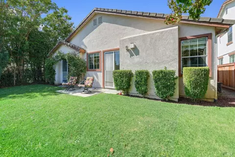 Exterior - 5144 Blue Ct, Fairfield, CA 94534 photo 3 of 6