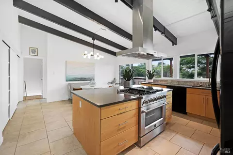 Kitchen - 1693 View Dr, San Leandro, CA 94577 photo 4 of 6