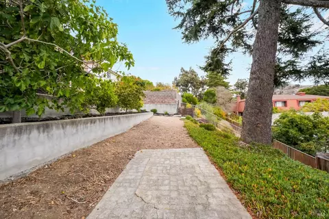 Exterior - 1693 View Dr, San Leandro, CA 94577 photo 17 of 23