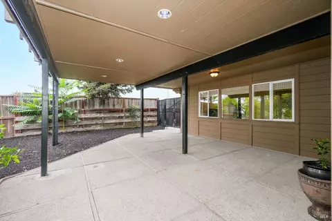 Exterior - 1693 View Dr, San Leandro, CA 94577 photo 7 of 23