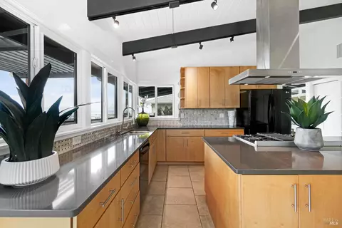 Kitchen - 1693 View Dr, San Leandro, CA 94577 photo 6 of 6
