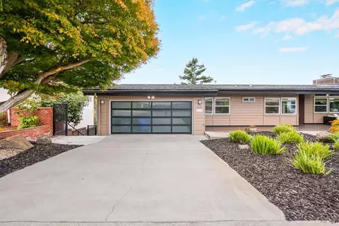Exterior - 1693 View Dr, San Leandro, CA 94577 photo 19 of 23