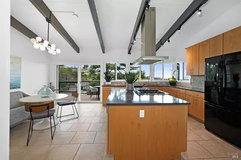 Kitchen - 1693 View Dr, San Leandro, CA 94577 photo 5 of 6