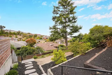 Exterior - 1693 View Dr, San Leandro, CA 94577 photo 11 of 23