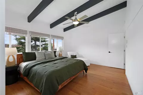 Bedroom - 1693 View Dr, San Leandro, CA 94577 photo 2 of 5