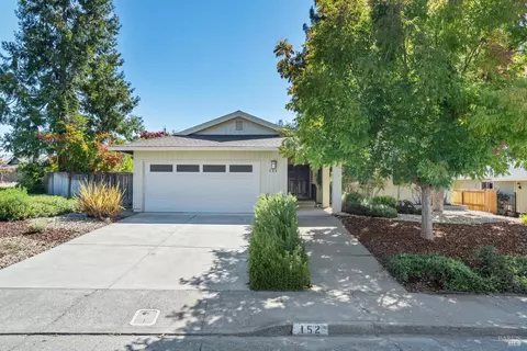 152 Oak Shadow Dr, Santa Rosa, CA 95409