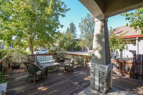 Exterior - 740 Alexander Dr, Dixon, CA 95620 photo 4 of 15