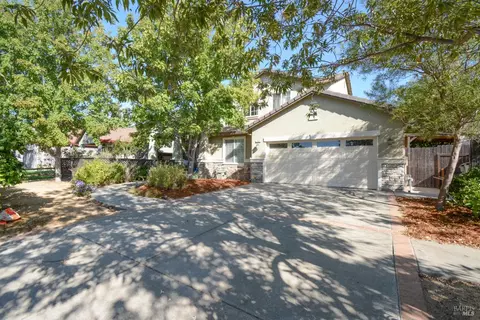 Exterior - 740 Alexander Dr, Dixon, CA 95620 photo 2 of 15