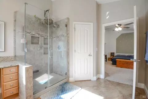 Bath - 740 Alexander Dr, Dixon, CA 95620 photo 3 of 4