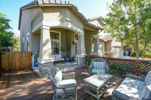 Exterior - 740 Alexander Dr, Dixon, CA 95620 photo 5 of 15