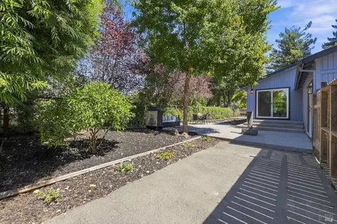 Exterior - 600 4th St, Napa, CA 94559 photo 4 of 14