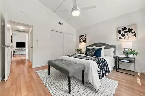 Bedroom - 600 4th St, Napa, CA 94559 photo 6 of 12