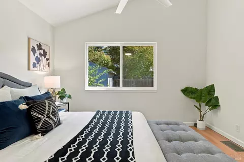 Bedroom - 600 4th St, Napa, CA 94559 photo 8 of 12