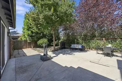 Exterior - 600 4th St, Napa, CA 94559 photo 3 of 14