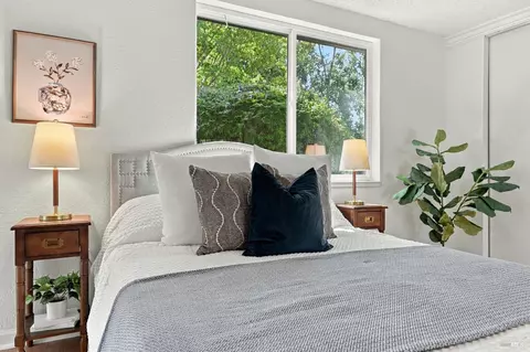 Bedroom - 600 4th St, Napa, CA 94559 photo 5 of 12