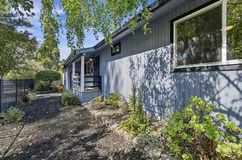 Exterior - 600 4th St, Napa, CA 94559 photo 12 of 14