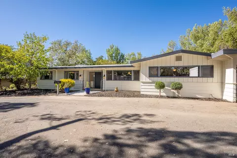 4790 Montgomery Ln, Santa Rosa, CA 95409