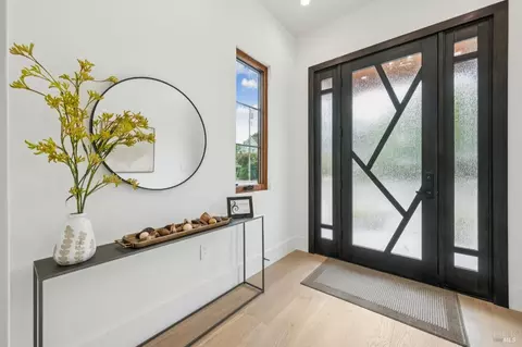Entry Way - 660 Oak Ln, Sonoma, CA 95476 photo 4 of 4